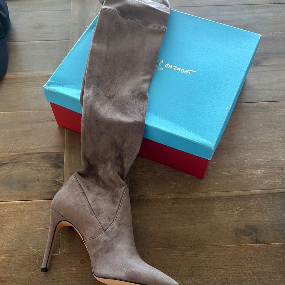 Elegant Gray Over-the-Knee Boots